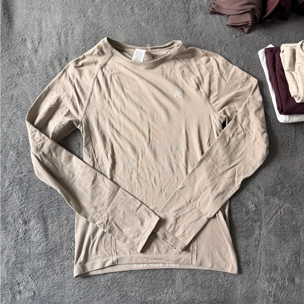 Oner Active Go To Seamless Fitted Long Sleeve Top Warm Sand L - Picture 2 of 5